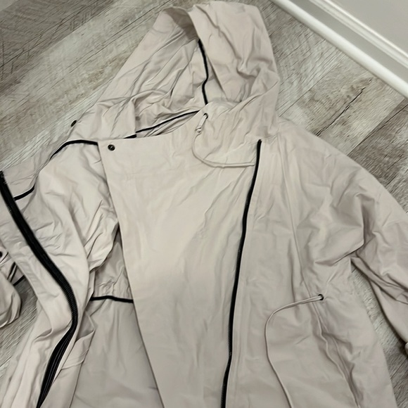 Simply Vera Vera Wang asymmetrical rain jacket - Picture 4 of 8
